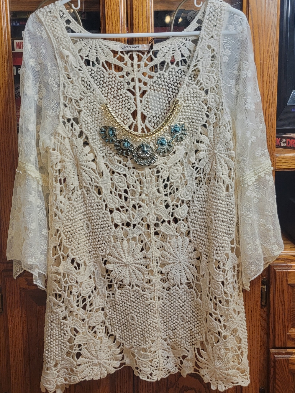 Origami By Vivien Cream Crochet Lace Tunic with Beaded Bib Neckline Size M/L